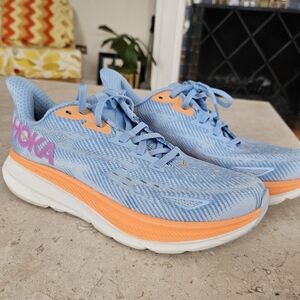 HOKA Clifton 9- Women's S 7.5-  Running Shoes